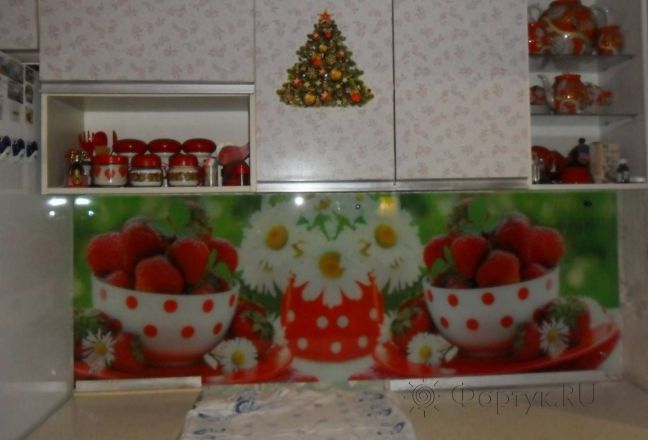 Фартук для кухни фото: клубника и ромашки., заказ #УТ-207, Белая кухня. Изображение 112298
