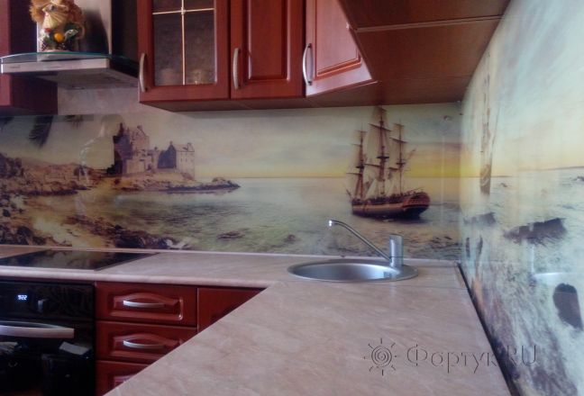 Фартук с фотопечатью фото: корабли прибывают к замку, заказ #ИНУТ-1150, Коричневая кухня. Изображение 185962