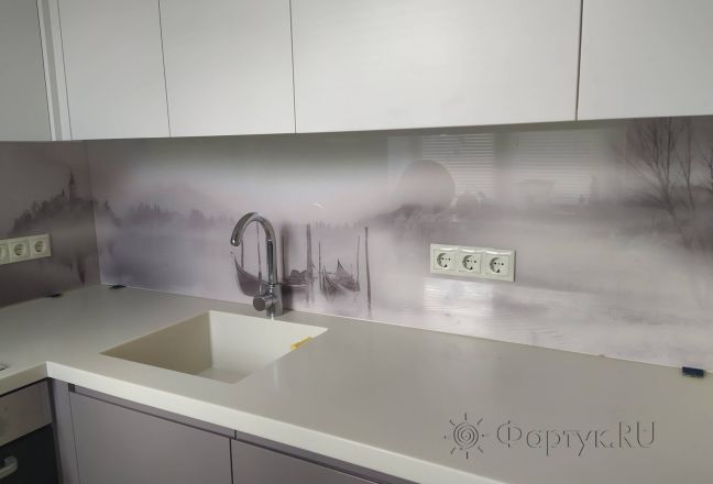 Стеновая панель фото: корабли в тумане, заказ #ИНУТ-13511, Серая кухня. Изображение 300056
