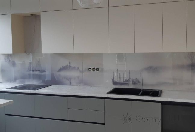 Стеновая панель фото: корабли в тумане, заказ #КРУТ-3492, Серая кухня. Изображение 300056