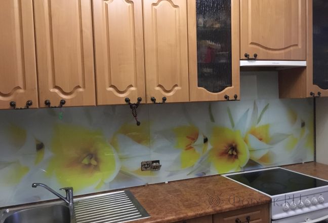 Фартук с фотопечатью фото: красивые желтые цветы, заказ #КРУТ-501, Коричневая кухня. Изображение 185272