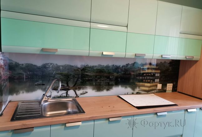 Скинали для кухни фото: красивый дом у пруда, заказ #ИНУТ-12119, Зеленая кухня. Изображение 210820
