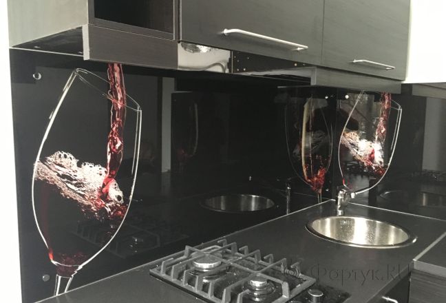 Скинали фото: красное вино льется по бокалам, заказ #КРУТ-589, Черная кухня. Изображение 94410