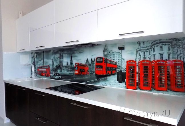 Фартук с фотопечатью фото: красные автобусы лондона, заказ #УТ-466, Коричневая кухня. Изображение 110980