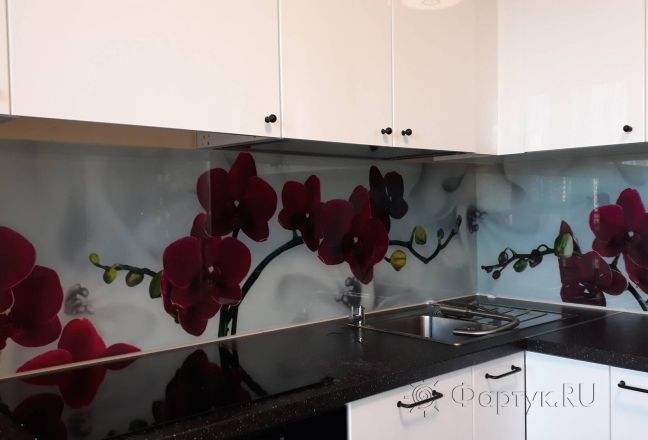 Фартук для кухни фото: красные орхидеи, заказ #ИНУТ-2443, Белая кухня. Изображение 186016