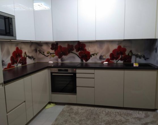 Стеновая панель фото: красные орхидеи, заказ #ИНУТ-4595, Серая кухня.
