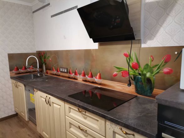 Скинали для кухни фото: красные тюльпаны и чаши с грушами, заказ #ИНУТ-10773, Желтая кухня.