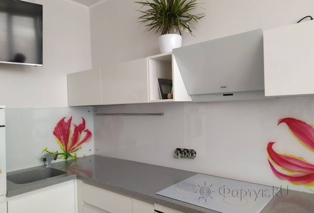 Фартук для кухни фото: крупные цветы, заказ #ИНУТ-7225, Белая кухня.
