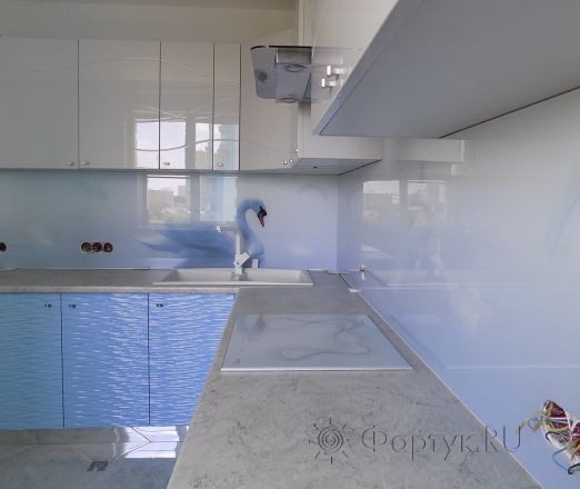Стеклянная фото панель: лебедь, заказ #УТ-651, Синяя кухня.