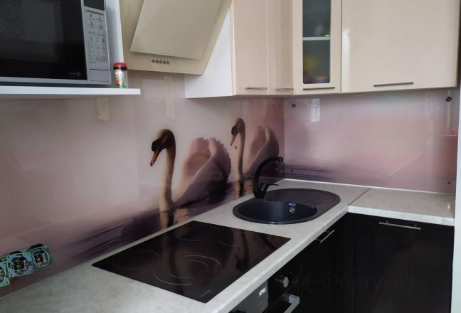 Фартук с фотопечатью фото: лебеди на воде, заказ #ИНУТ-4632, Коричневая кухня. Изображение 85176