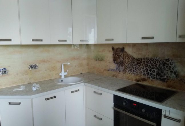 Фартук для кухни фото: леопард, заказ #ИНУТ-3793, Белая кухня. Изображение 85278