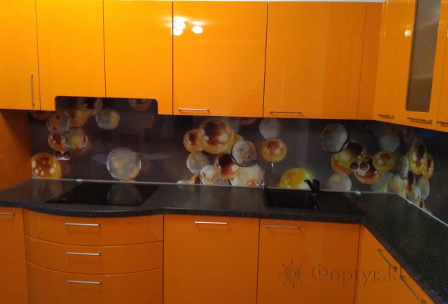 Фартук стекло фото: летящие шарики, заказ #ИНУТ-273, Оранжевая кухня. Изображение 110408