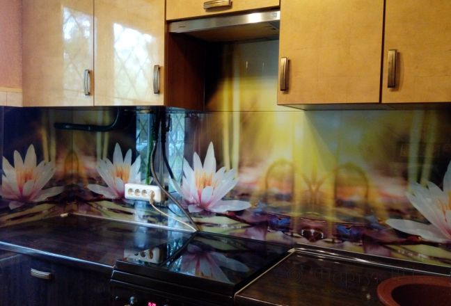 Скинали для кухни фото: лилии, заказ #ГМУТ-049, Желтая кухня.