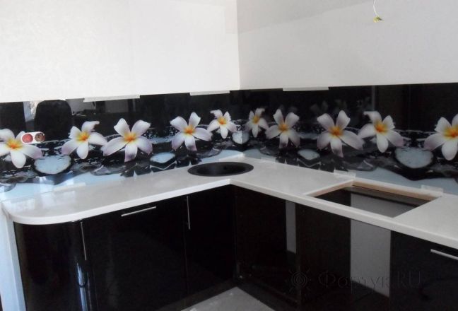 Скинали фото: лилии у воды.
, заказ #S-755, Черная кухня. Изображение 111972