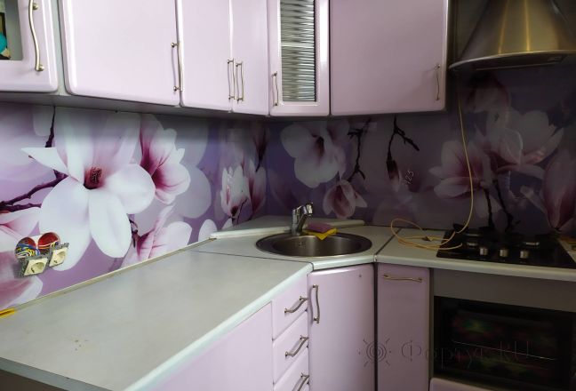 Фартук фото: магнолии, заказ #ИНУТ-6125, Фиолетовая кухня. Изображение 186344