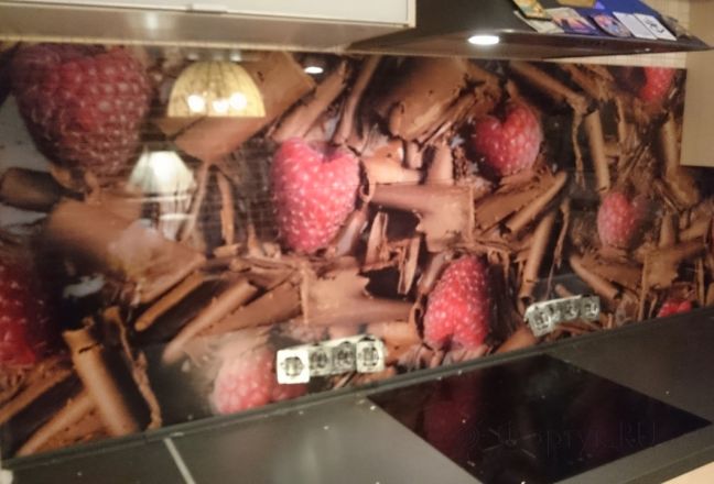 Фартук с фотопечатью фото: малина и шоколад, заказ #УТ-1250, Коричневая кухня. Изображение 184476
