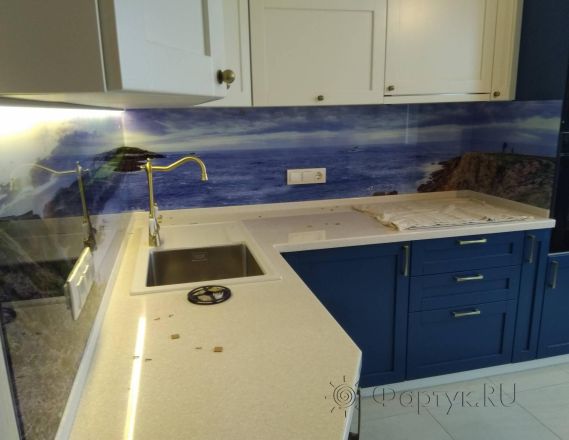 Стеклянная фото панель: маяк, заказ #ИНУТ-3804, Синяя кухня.