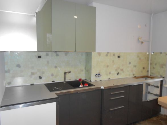 Стеновая панель фото: мелкая плитка, заказ #УТ-1504, Серая кухня.
