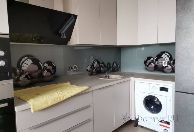 Фартук для кухни фото: металлические шары на сером фоне, заказ #ИНУТ-8324, Белая кухня. Изображение 197490