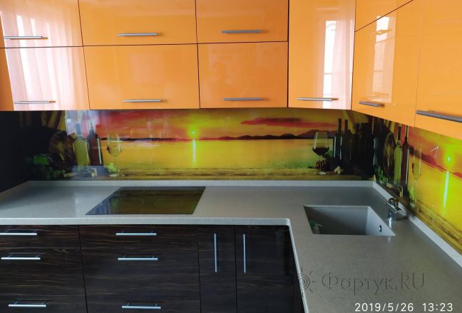 Фартук стекло фото: море и вино, заказ #ИНУТ-3603, Оранжевая кухня.