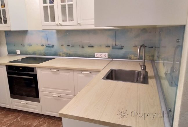 Фартук для кухни фото: морской пейзаж, заказ #ИНУТ-2785, Белая кухня.