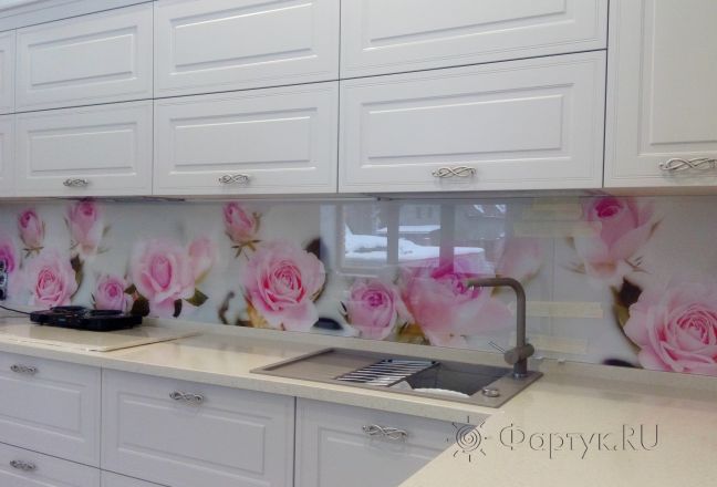 Фартук для кухни фото: нежные розовые розы, заказ #ИНУТ-695, Белая кухня.