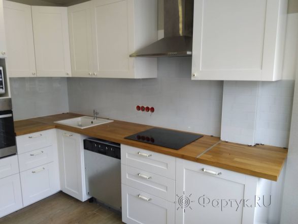 Фартук для кухни фото: однотонный цвет, заказ #ГМУТ-559, Белая кухня.