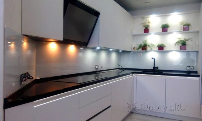 Фартук для кухни фото: однотонный цвет, заказ #ИНУТ-1276, Белая кухня.
