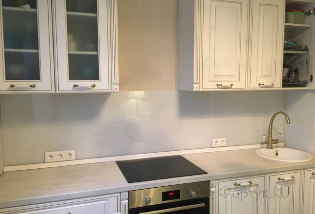 Фартук для кухни фото: однотонный цвет, заказ #КРУТ-2593, Белая кухня.