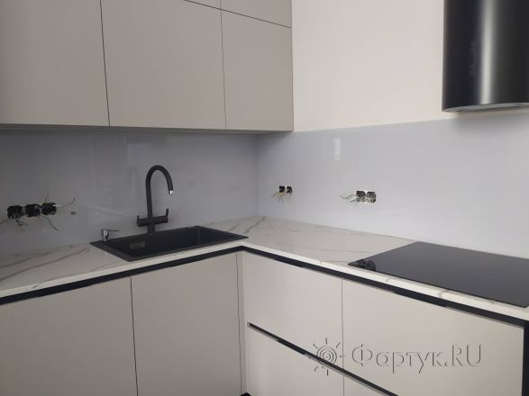 Фартук для кухни фото: однотонный цвет, заказ #ИНУТ-8840, Белая кухня.