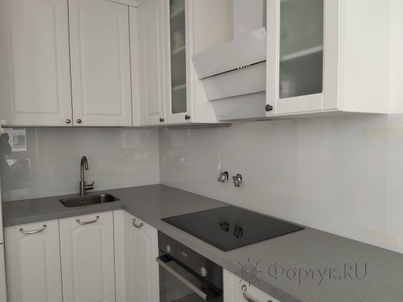 Фартук для кухни фото: однотонный цвет, заказ #ИНУТ-8924, Белая кухня.