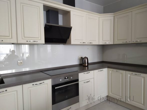 Фартук для кухни фото: однотонный цвет, заказ #ИНУТ-9058, Белая кухня.