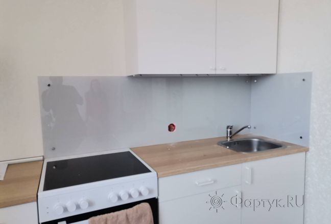 Фартук для кухни фото: однотонный цвет, заказ #ИНУТ-9235, Белая кухня.