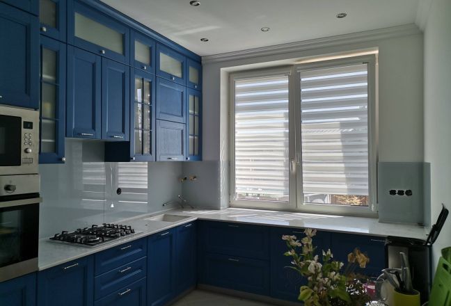 Стеклянная фото панель: однотонный цвет, заказ #ИНУТ-9855, Синяя кухня.