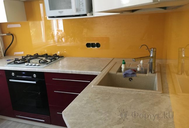 Скинали фото: однотонный цвет, заказ #КРУТ-2742, Красная кухня.