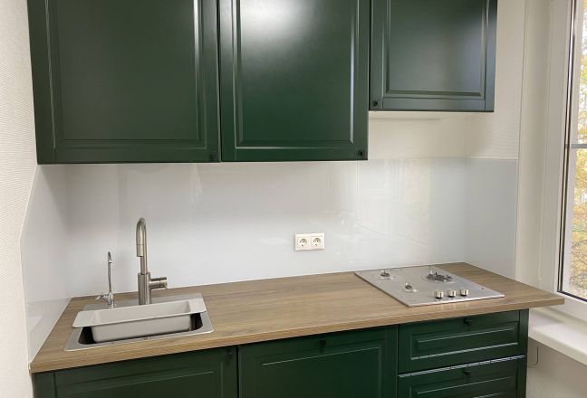 Скинали для кухни фото: однотонный цвет, заказ #КРУТ-2883, Зеленая кухня.