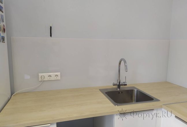 Фартук для кухни фото: однотонный цвет, заказ #ИНУТ-10794, Белая кухня.