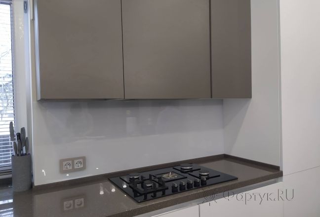 Фартук для кухни фото: однотонный цвет, заказ #ИНУТ-11466, Белая кухня.