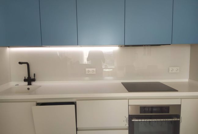 Стеклянная фото панель: однотонный цвет, заказ #ИНУТ-12874, Синяя кухня.