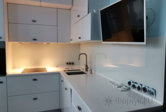 Фартук для кухни фото: однотонный цвет, заказ #ИНУТ-14272, Белая кухня.