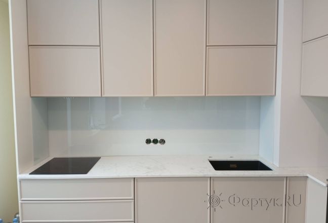 Фартук для кухни фото: однотонный цвет, заказ #КРУТ-3651, Белая кухня.