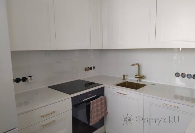 Фартук для кухни фото: однотонный цвет, заказ #ИНУТ-15387, Белая кухня.