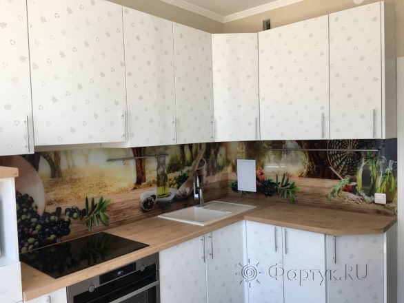 Фартук для кухни фото: оливки, маслины, заказ #КРУТ-2668, Белая кухня.