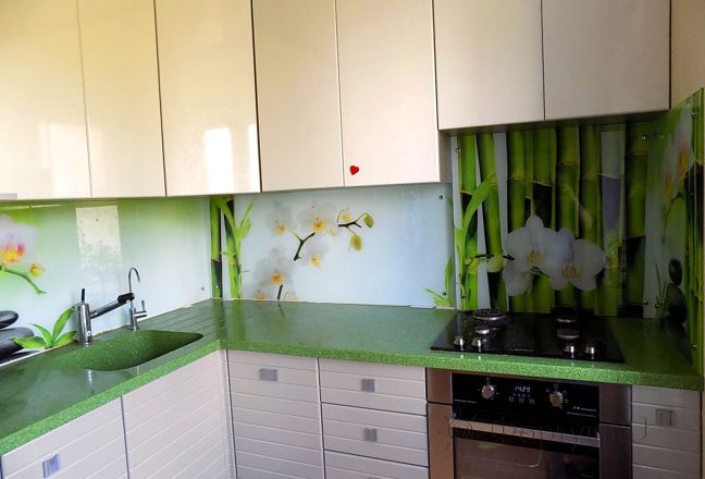 Фартук для кухни фото: орхидеи и бамбук, заказ #УТ-536, Белая кухня. Изображение 87410