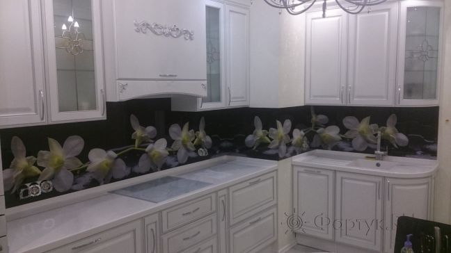 Фартук для кухни фото: орхидеи на черном, заказ #УТ-762, Белая кухня.