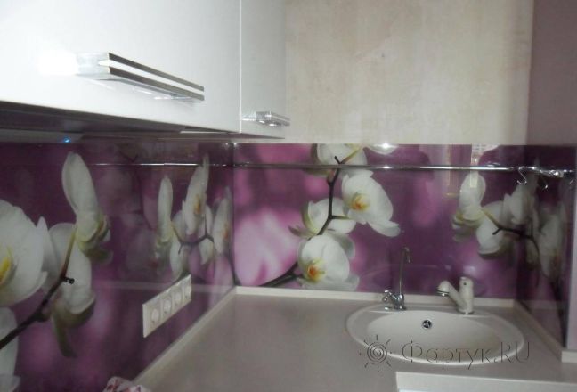 Фартук для кухни фото: орхидеи на фиолетовом фоне., заказ #SN-267, Белая кухня. Изображение 111304