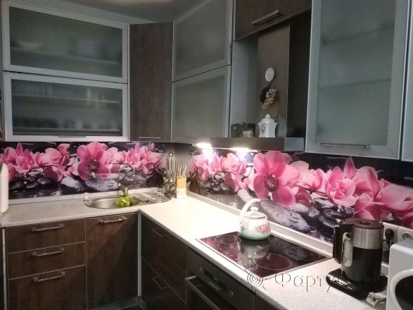 Фартук с фотопечатью фото: орхидеи на камнях, заказ #ИНУТ-2257, Коричневая кухня.