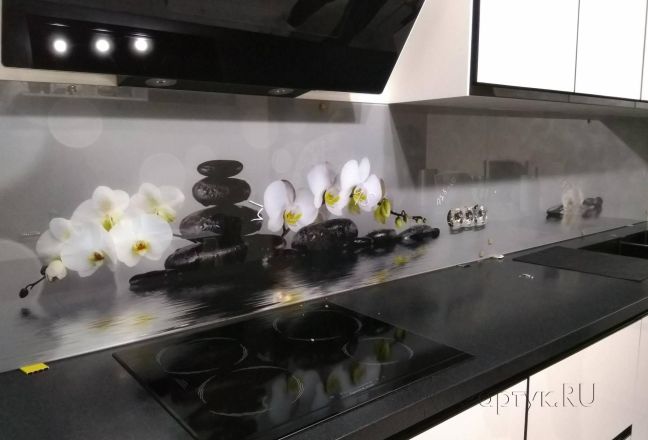 Фартук для кухни фото: орхидея у воды, заказ #ИНУТ-4535, Белая кухня.