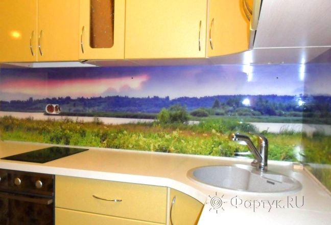 Скинали для кухни фото: панорамный пейзаж с долины реки на закате., заказ #S-1104, Желтая кухня. Изображение 111580