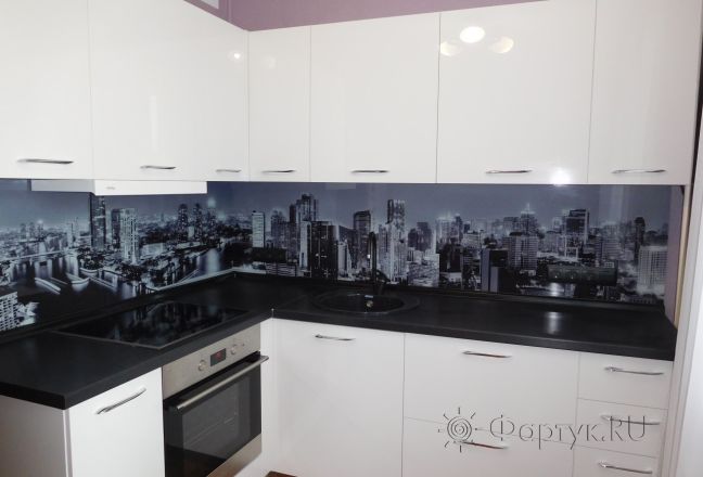 Фартук для кухни фото: панорамный вид города, заказ #КРУТ-369, Белая кухня. Изображение 199212